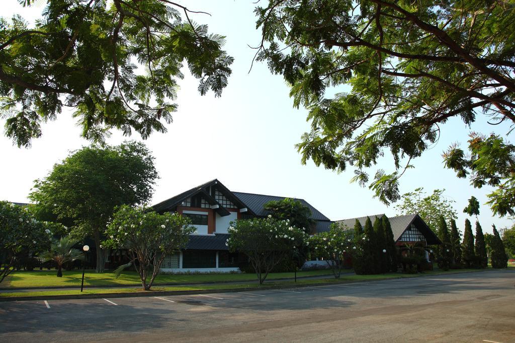 Korat Resort Hotel Накхонратчасіма Екстер'єр фото